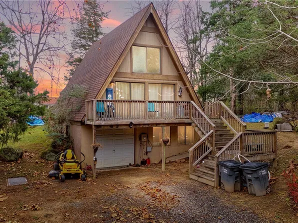 217 Locust Dr, Louisa, VA 23093