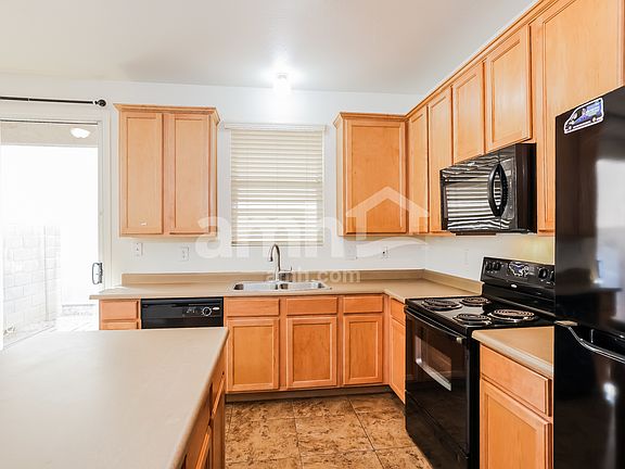 5th image of 10010 W Winslow Ave