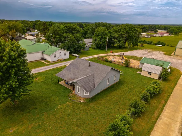 217 N Colcord Ave, Colcord, OK 74338