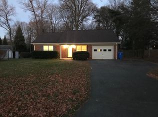 201 Oxford Ridge Ln, Kernersville, NC 27284