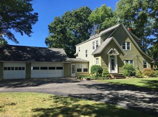650 Som Center Rd, Mayfield Village, OH 44143
