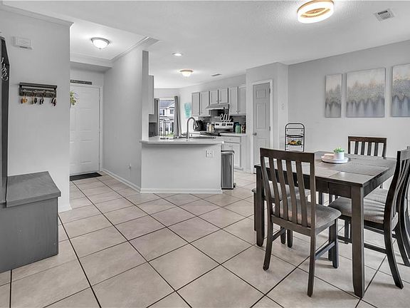3rd image of 324 Warwick Landing Parkway