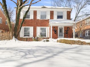 855 Harcourt Rd, Grosse Pointe Park, MI 48230