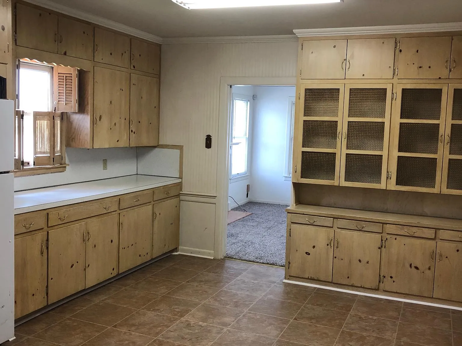 1303 S Oakes St — Photo 1