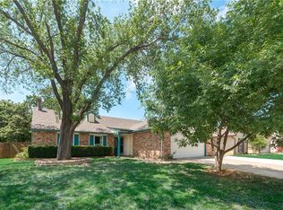 201 Westover Dr, Euless, TX 76039