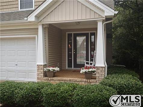 3rd image of 2108 Geneva Dr