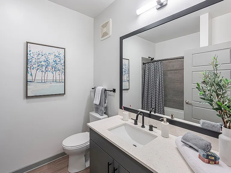 Populus Waterside Apartments — Photo 33