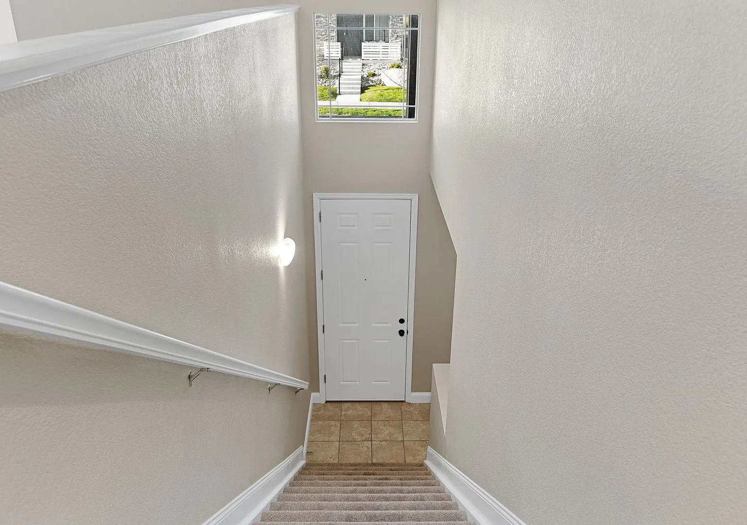 300 off your first month's rent if lease signed by 10/1/2026* Beautiful spacious 3 bedroom, 2 bat... — Photo 3