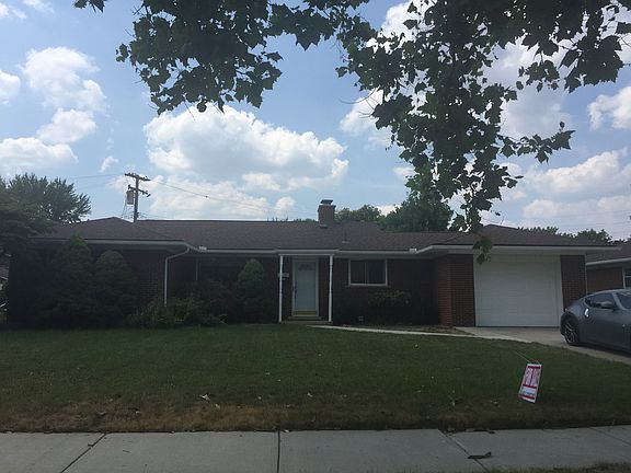 2nd image of 26339 Woodworth Cir