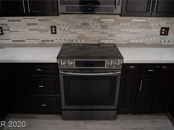 4th image of 6108 Dayton Cir