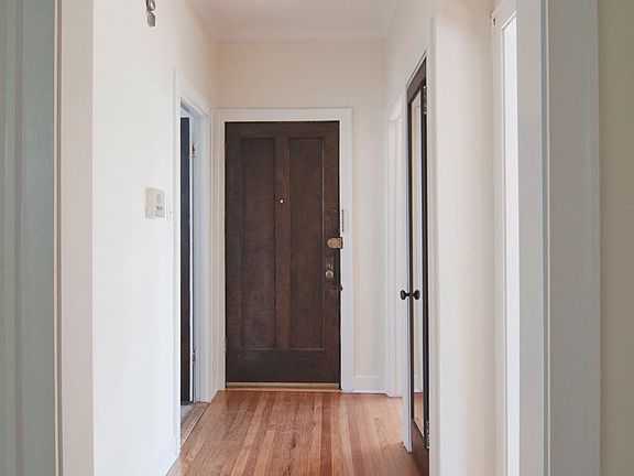 4th image of 2921 N Whipple St APT 2E