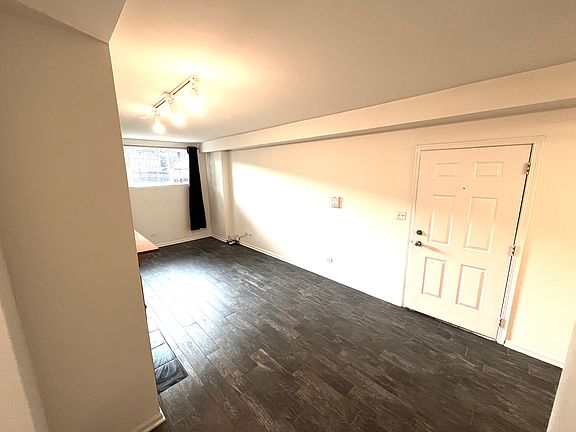 2nd image of 3327 N Sheffield Ave #G
