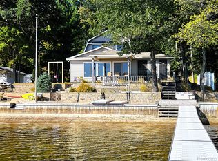 9171 W Oak Dr, Lake City, MI 49651