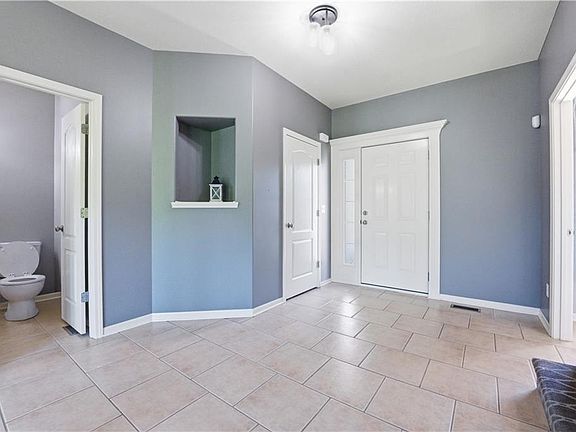 4th image of 541 NW Fox Hollow Ln