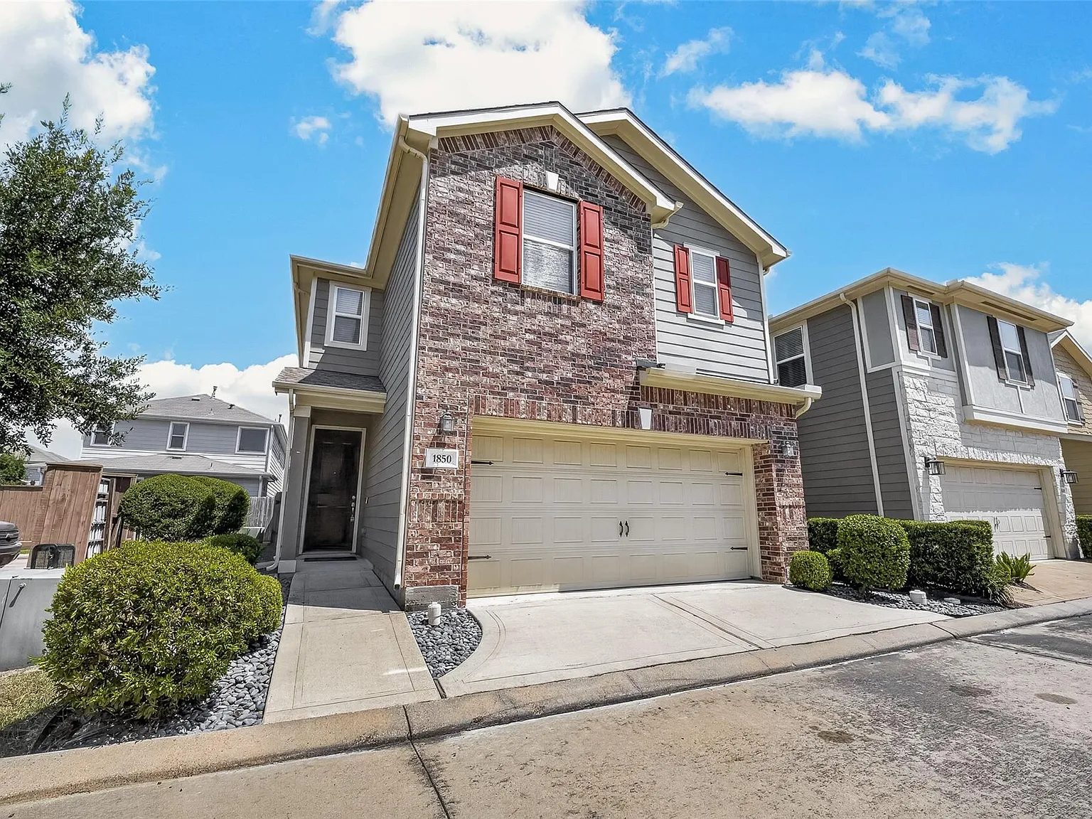 3 bed, 2.5 bath, 1743 sqft, $2,500 — Photo 2