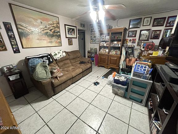 3rd image of 757 E 2ND Street