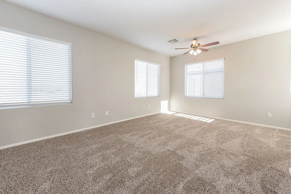 3 bed, 2.5 bath, 1518 sqft, $2,135 — Photo 2