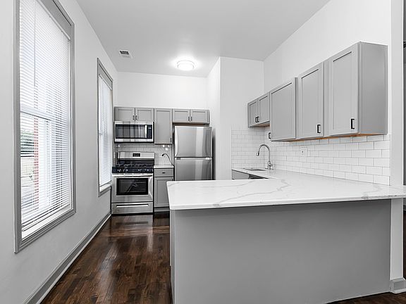 5th image of 2026 S Washtenaw Ave APT 3E
