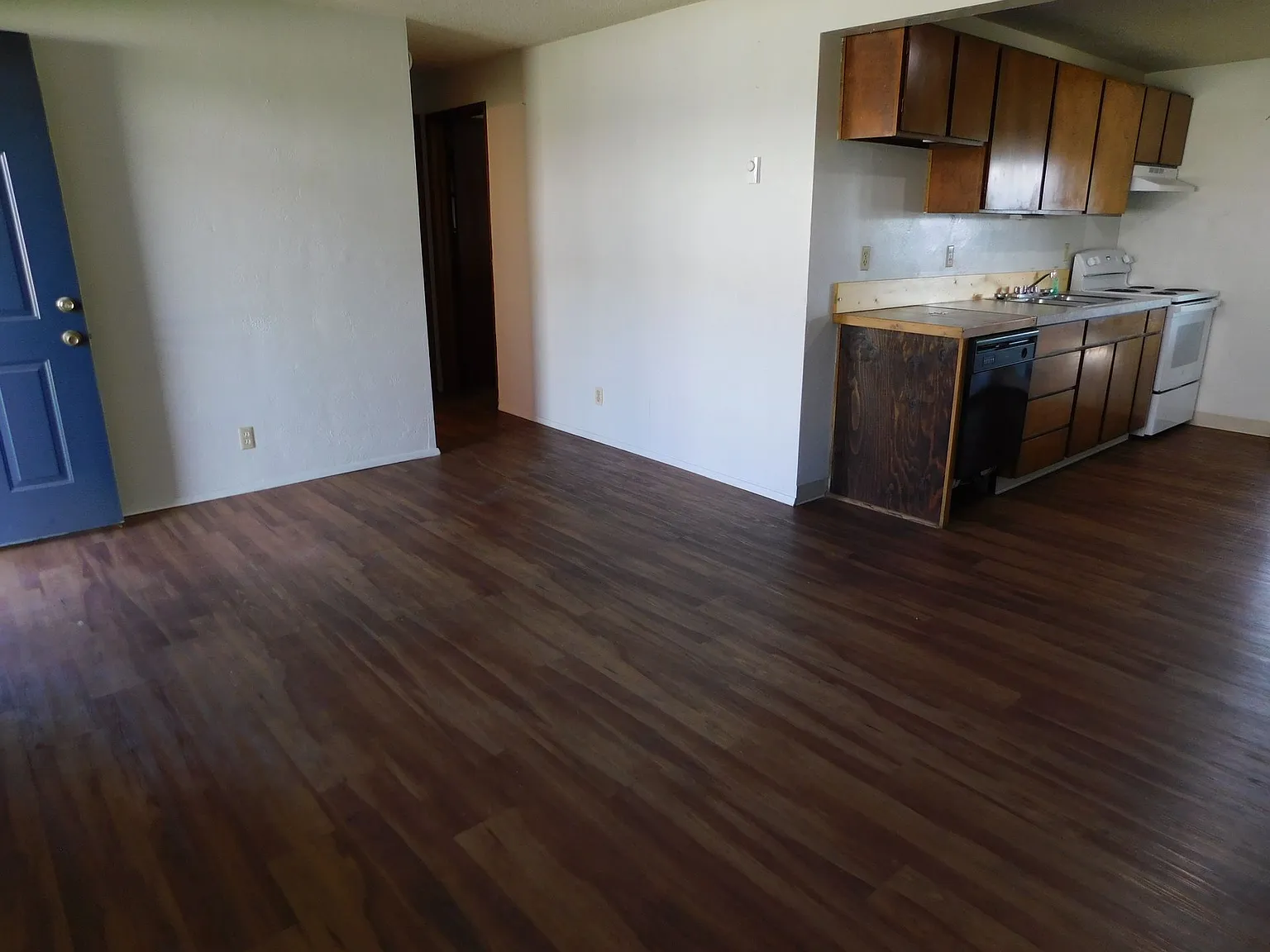 The Royals Apartments — Photo 4