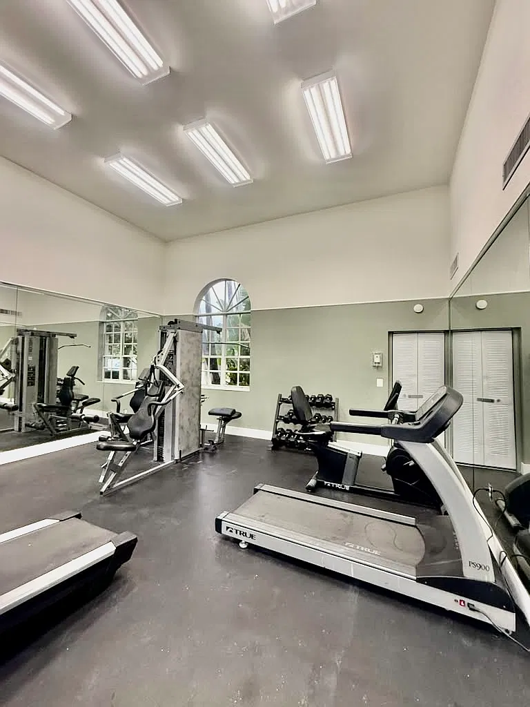 9842 Nob Hill Ln — Photo 4