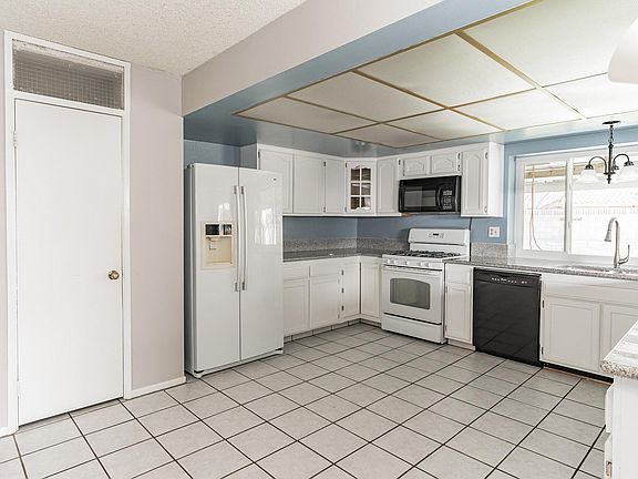 5th image of 524 W Avenue J12