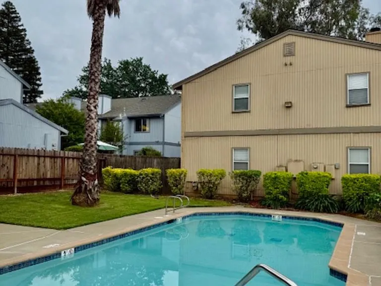 Hollister Apartment Complex — Photo 12