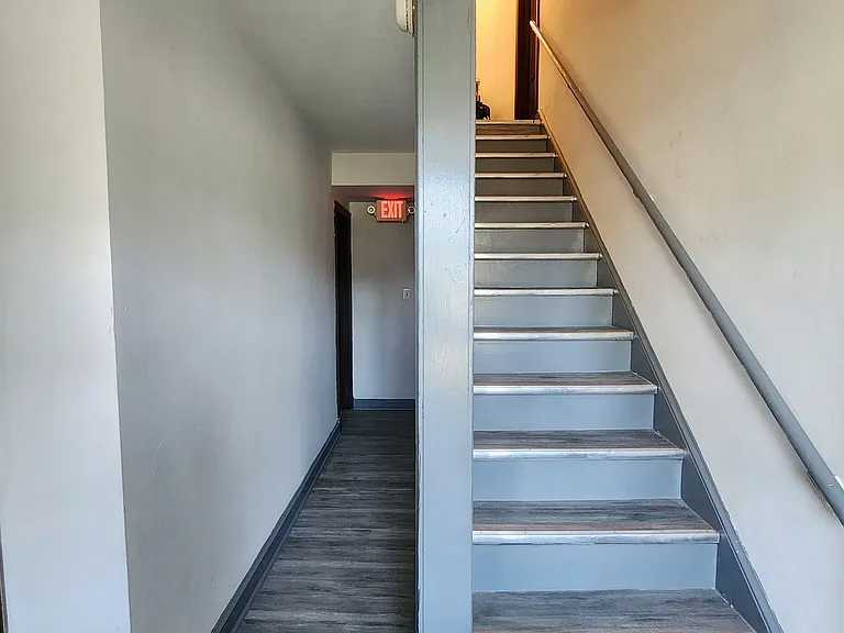 715 Main St — Photo 3