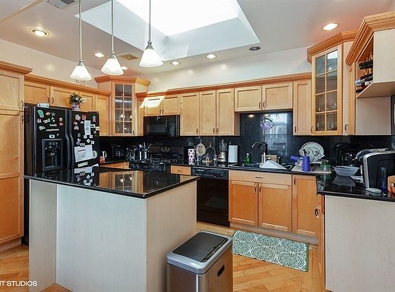 2nd image of 4529 S Calumet Ave APT 3S