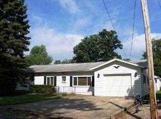9489 Lakeshore Dr E, Huntsville, OH 43324