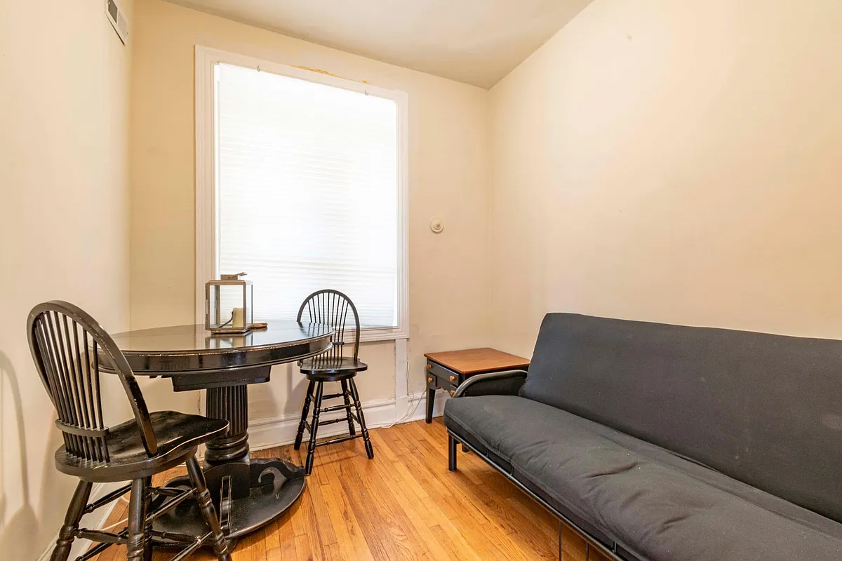 Building Photo - 2572 N Lincoln Ave #202