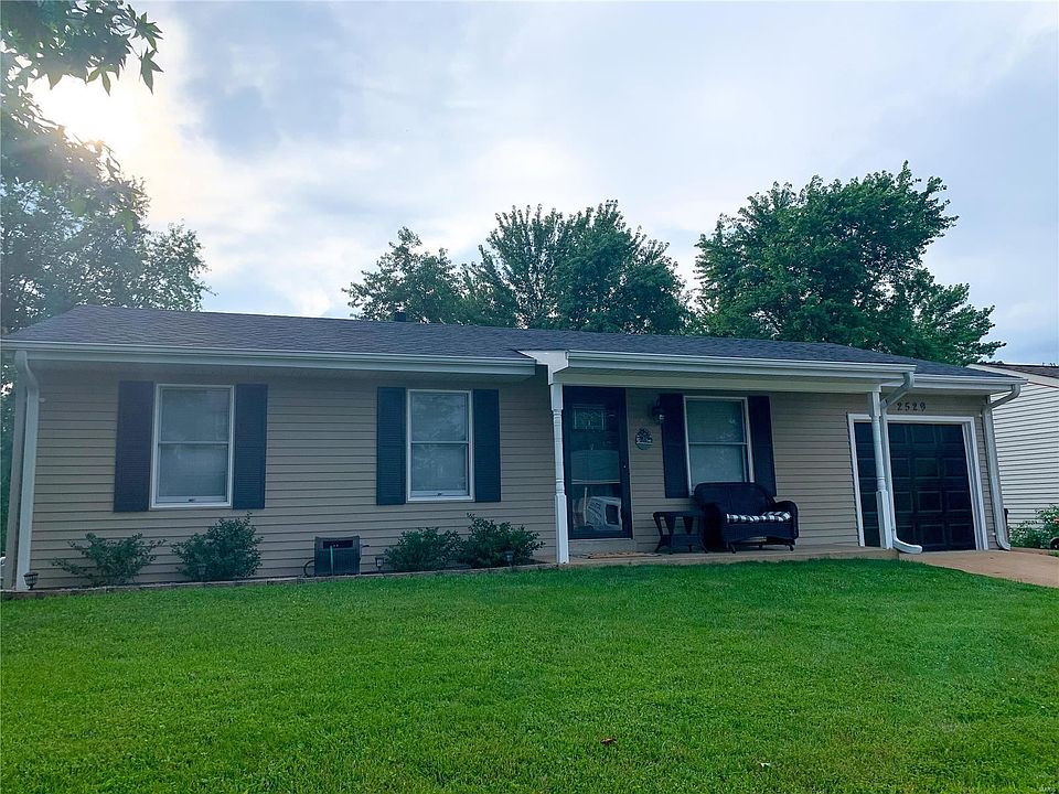 1st image of 2529 Medford Dr
