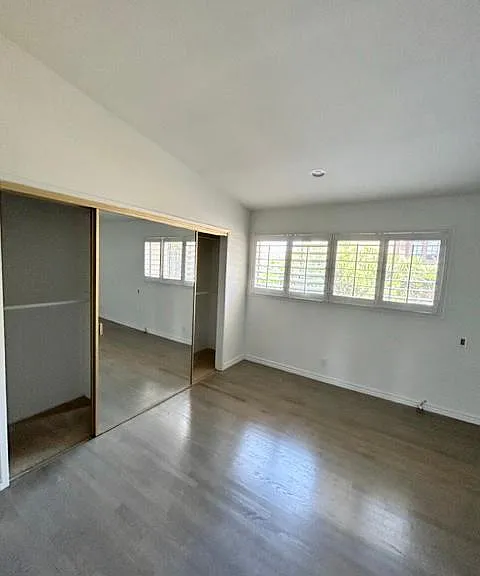 2000 Mathews Ave #5 — Photo 8