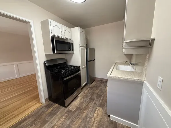 Braden Manor Apartments, 2323 H St #11B, Sacramento, CA 95816
