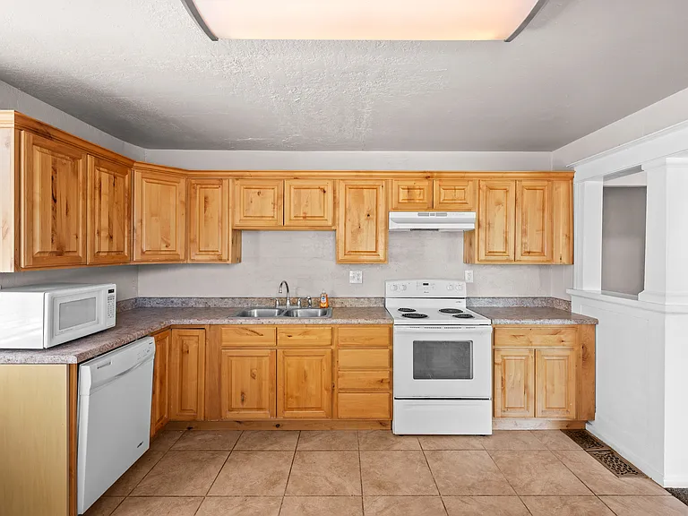 1734 S West Temple St — Photo 7