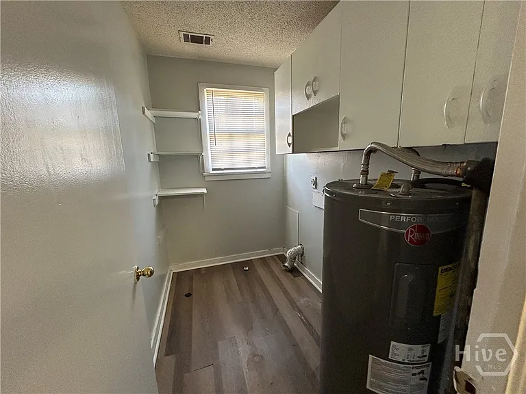 3715 Skidaway Rd — Photo 9