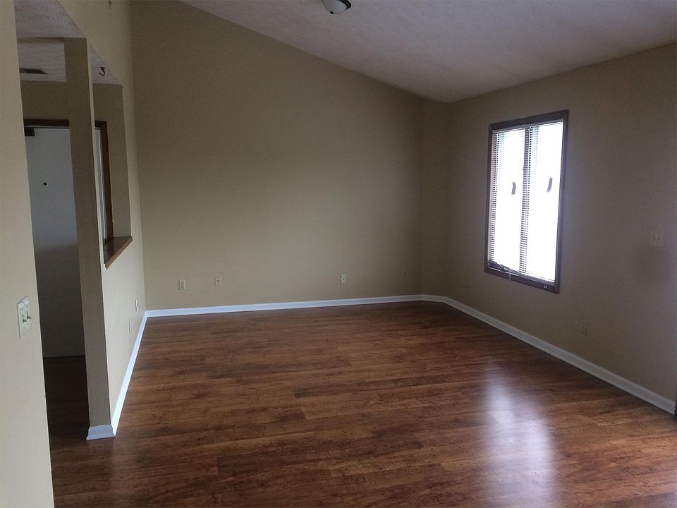 1st image of 1655 Foxhaven Dr APT 210