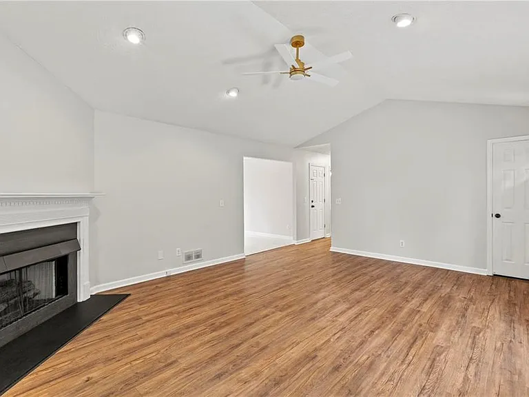 6360 Mountain View Trl — Photo 5