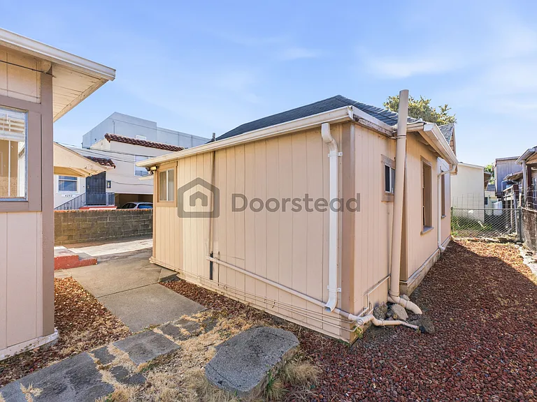 4339 Adeline St #A — Photo 31