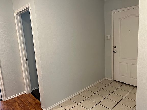 3rd image of 9912 Southgate Dr