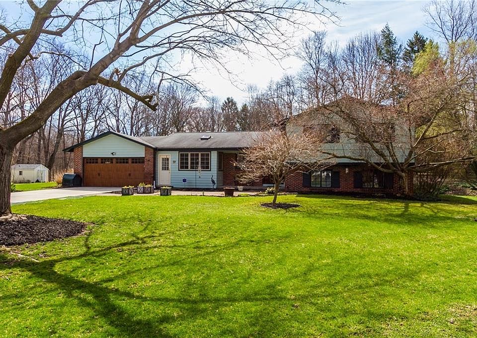1st image of 37 Rollingwood Dr