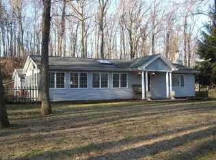 563 E Hill Rd, Califon, NJ 07830