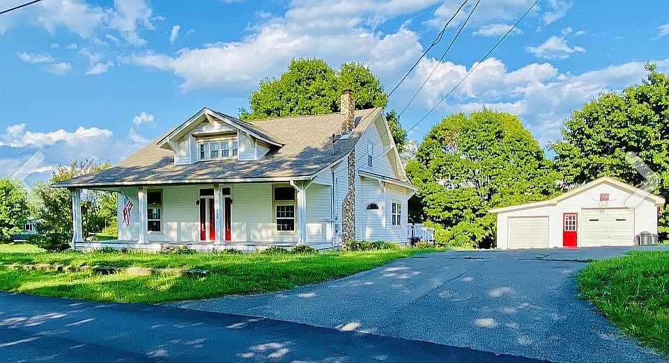 1st image of 3209 Sumner Dr
