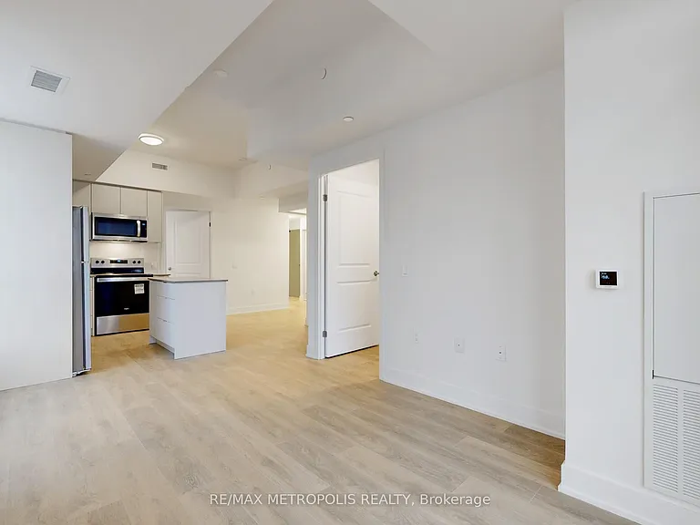 204 Burnhamthorpe Rd E #1602 — Photo 6