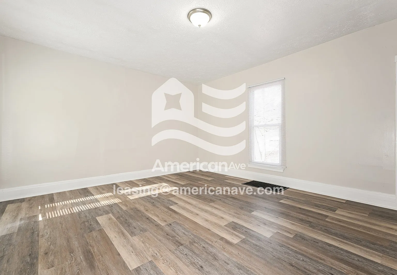 3 bed, 1.0 bath, 1392 sqft, $894 — Photo 4