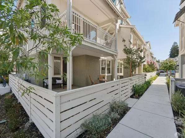 233 Oak Cir, Walnut Creek, CA 94597
