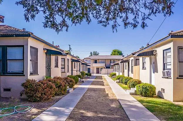 1 bed, $995 — Photo 1