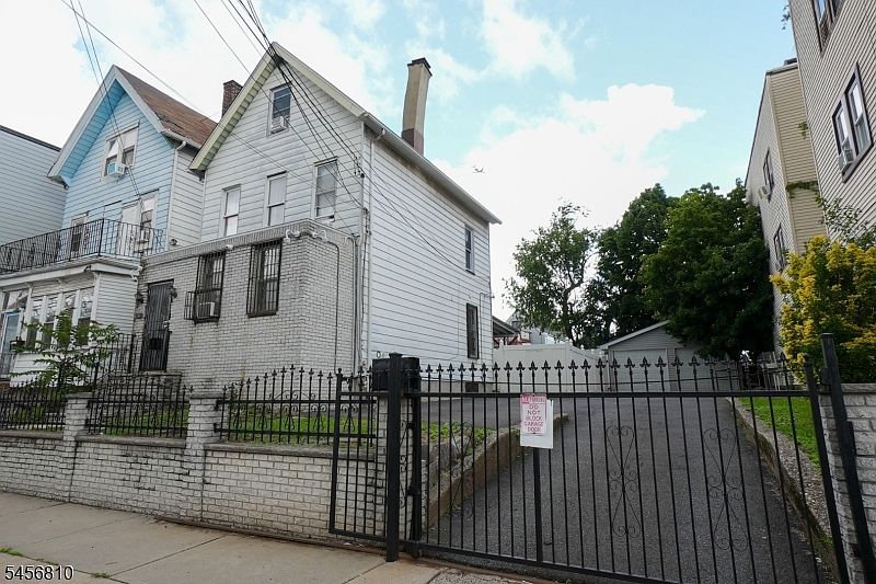 1st image of 55 Winthrop St