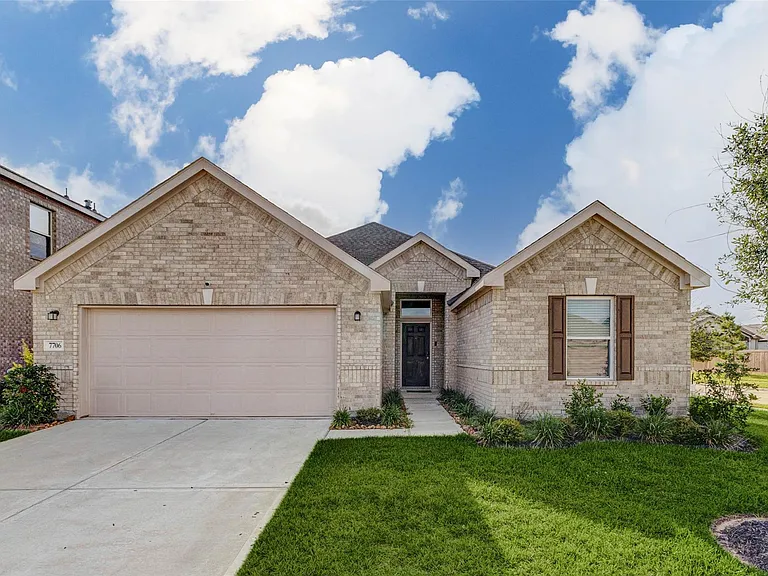 7706 Coral Key Dr — Photo 1
