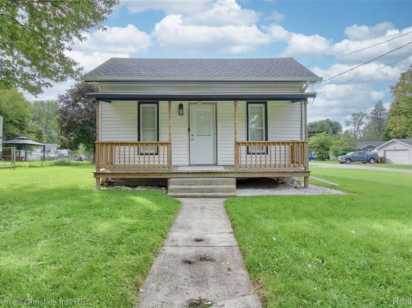 604 Wood St, Stockbridge, MI 49285