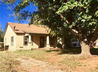 407 N 5th St, Sayre, OK 73662